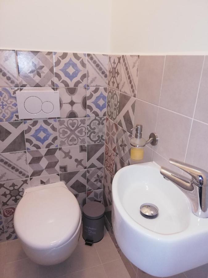 Apartman Oasis ชิลินา ภายนอก รูปภาพ